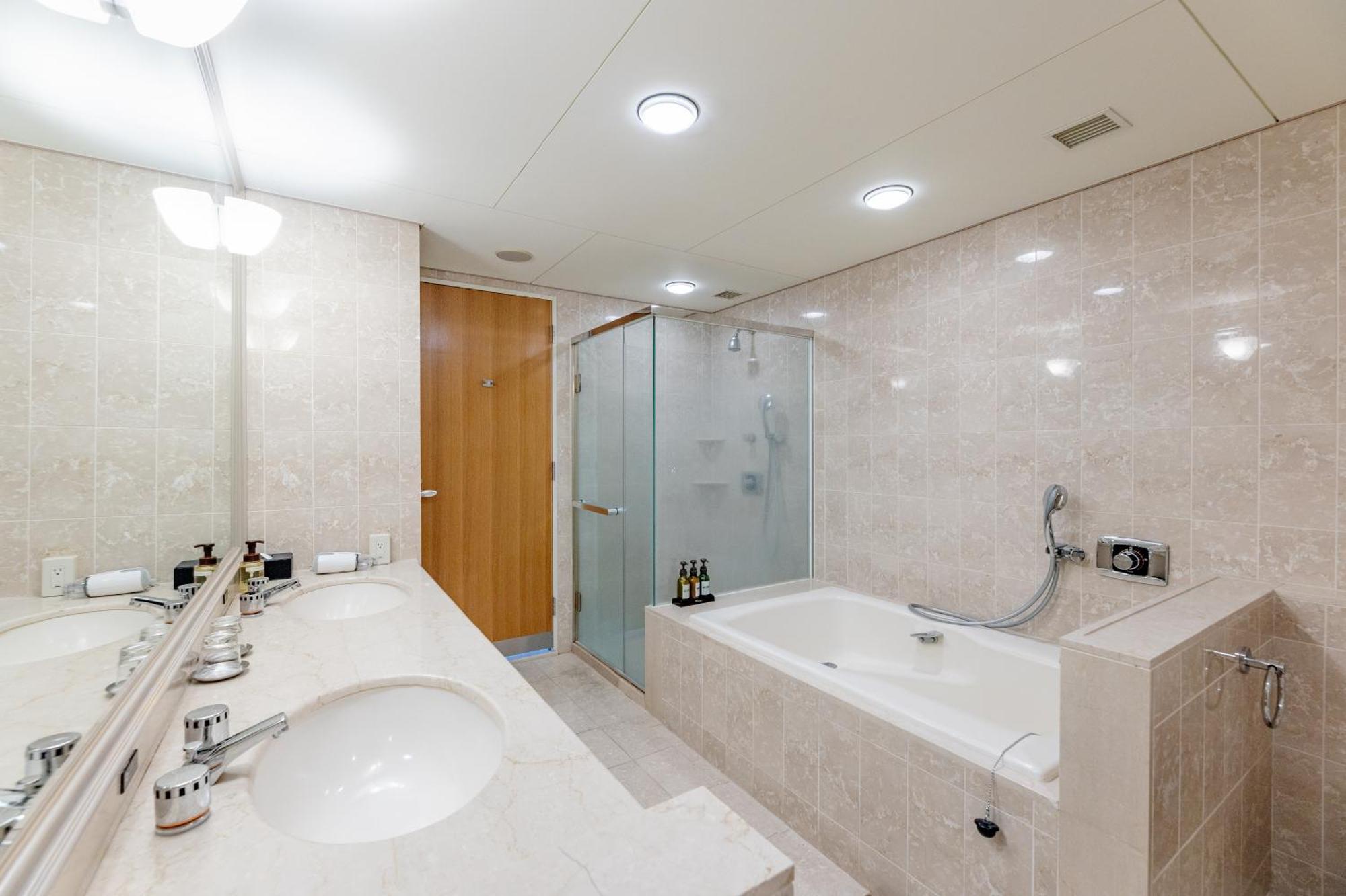 The Qube Hotel Chiba Exterior photo